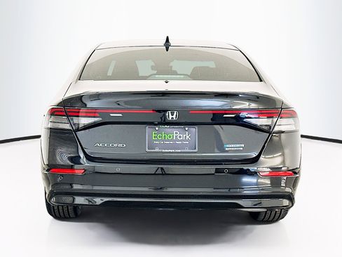 Used 2023 Honda Accord Touring image 7