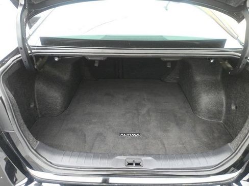 Used 2024 Nissan Altima 2.5 SV FWD image 12