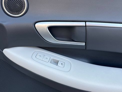 Used 2025 Hyundai Sonata SEL FWD image 19