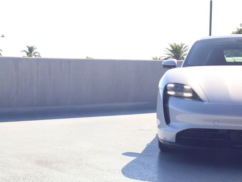 Certified 2023 Porsche Taycan w/ Premium Package RWD image 12