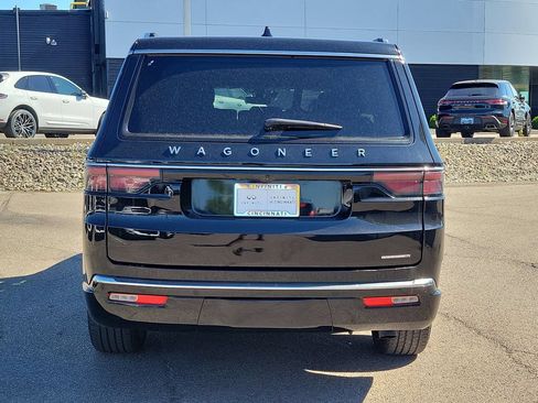 Used 2024 Jeep Wagoneer Series II w/ Flexible Seating Group AWD/4WD image 4