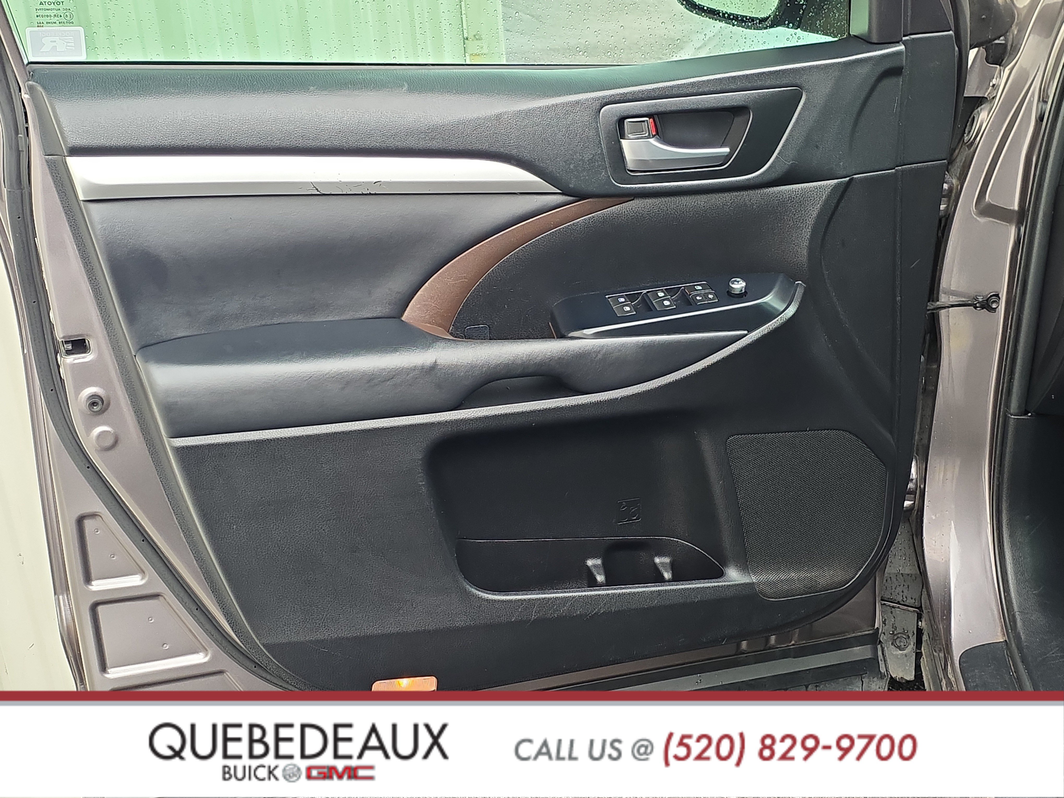 Used 2019 Toyota Highlander XLE FWD image 10