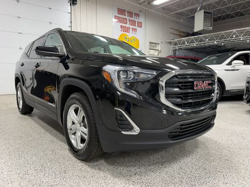 Used 2020 GMC Terrain SLE w/ Driver Convenience Package AWD/4WD image 1