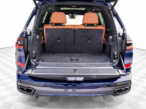 Used 2025 BMW X7 M60i image 34