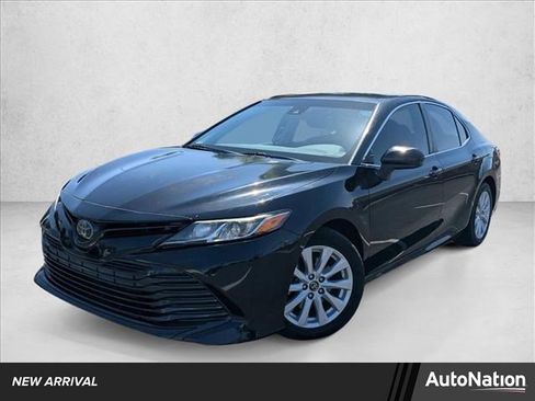 Used 2020 Toyota Camry LE w/ Carpet Mat Package FWD image 1