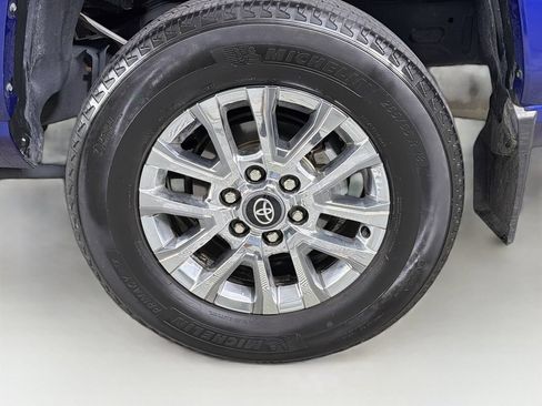 Used 2024 Toyota Tacoma Limited AWD/4WD image 32