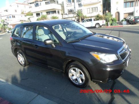 Used 2014 Subaru Forester 2.5i image 12