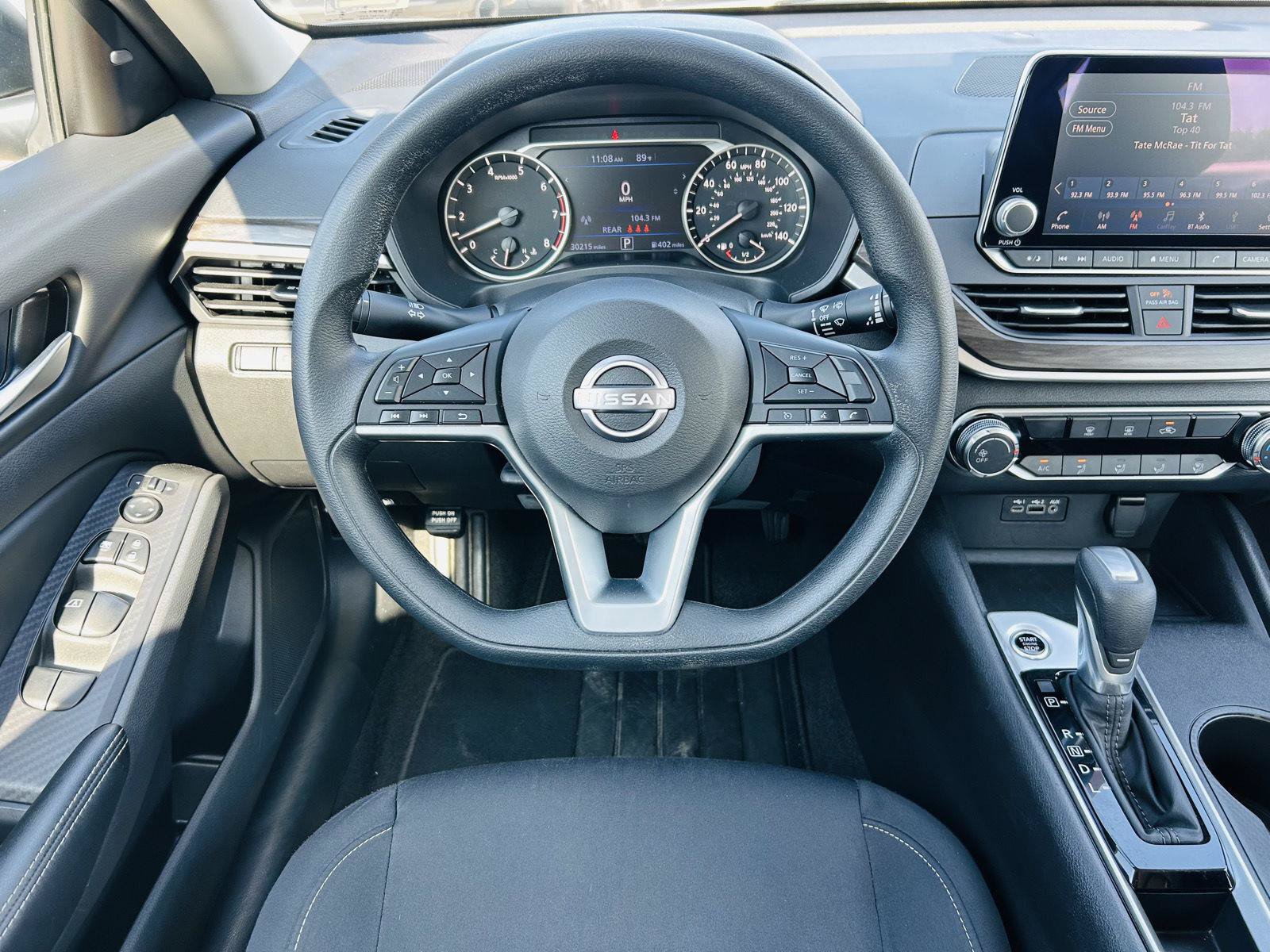 Used 2025 Nissan Altima 2.5 SV FWD image 11