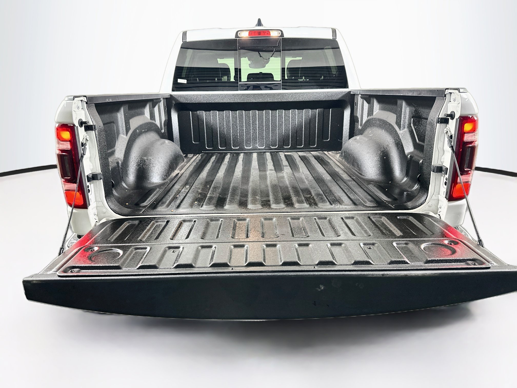Used 2024 RAM 1500 Laramie RWD image 28