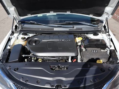 Used 2017 Chrysler 200 Limited Platinum w/ Comfort & Convenience Group image 45