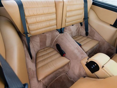 Used 1992 Porsche 911 Turbo image 17