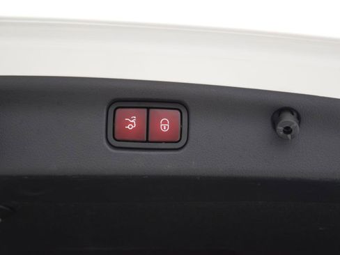 Used 2023 Mercedes-Benz C 300 Sedan image 30