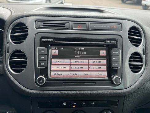 Used 2013 Volkswagen Tiguan S image 16