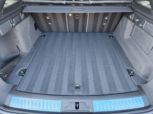 New 2026 Land Rover Range Rover Velar Dynamic SE image 33