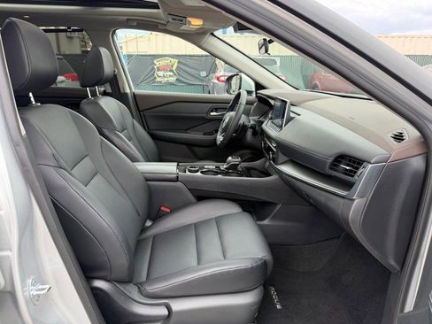 Used 2023 Nissan Rogue SV w/ SV Premium B Package AWD/4WD image 21