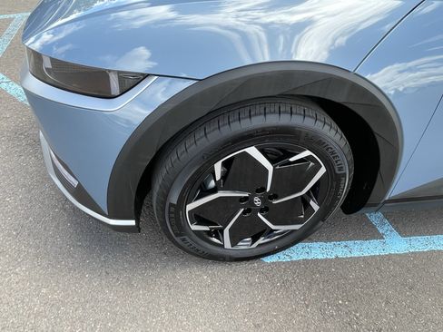 Certified 2024 Hyundai Ioniq 5 SEL RWD image 9