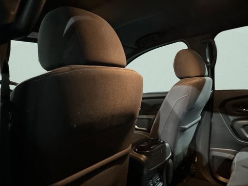 Used 2024 Nissan Titan SV w/ SV Bronze Edition Package image 32