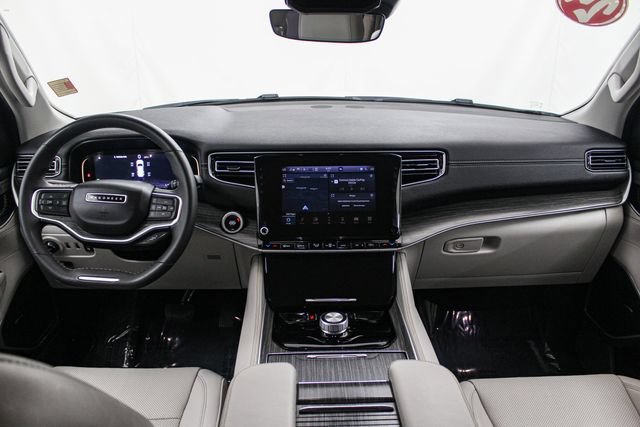 Used 2024 Jeep Wagoneer L Series II RWD image 23