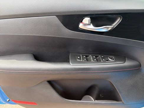 Used 2022 Kia Forte GT FWD image 12