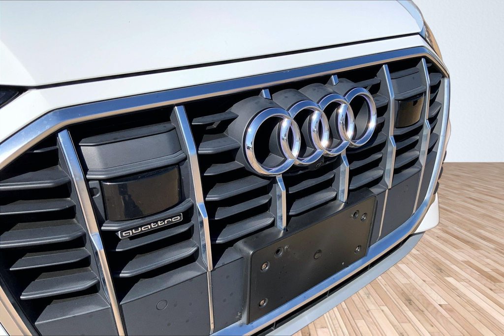 Used 2023 Audi Q7 3.0T Premium AWD/4WD image 28