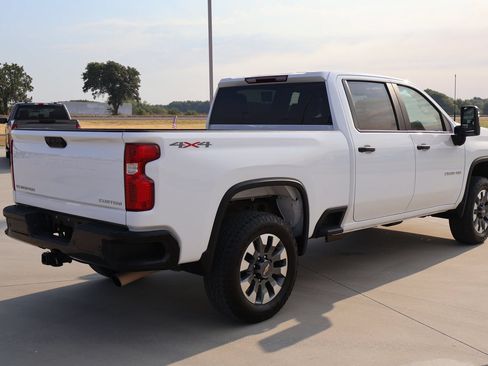 Used 2025 Chevrolet Silverado 2500 Custom w/ Custom Value Package AWD/4WD image 8