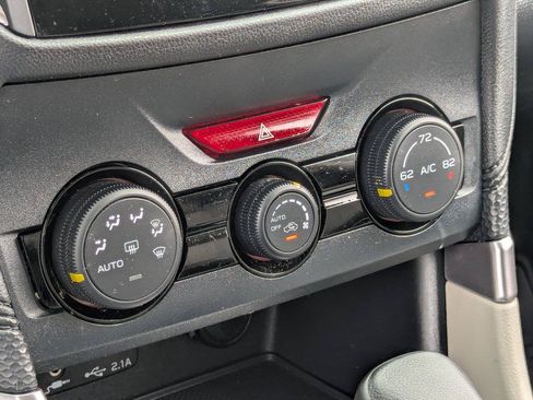 Used 2022 Subaru Forester Limited AWD/4WD image 19