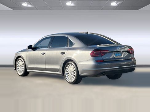 Used 2017 Volkswagen Passat 1.8T SE w/ SE Lighting Package image 3