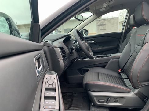 New 2026 Nissan Rogue SV image 20