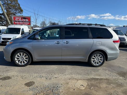 Used 2012 Toyota Sienna XLE w/ Premium Pkg AWD/4WD image 3