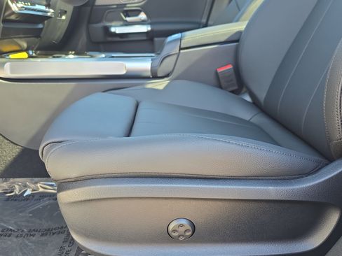 New 2026 Mercedes-Benz GLB 250 image 27