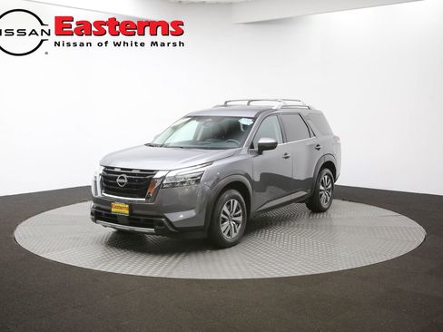 Used 2023 Nissan Pathfinder SL AWD/4WD image 54