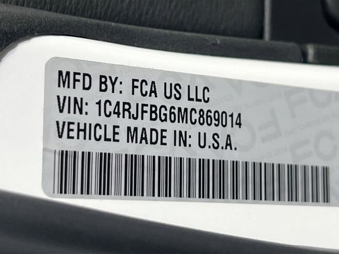 Used 2021 Jeep Grand Cherokee Limited image 30