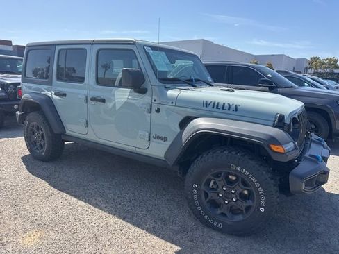 Used 2023 Jeep Wrangler Unlimited w/ Cold Weather Group AWD/4WD image 4