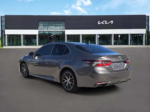 Used 2021 Toyota Camry SE FWD image 4