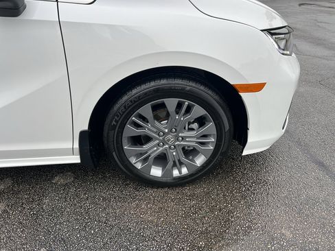 Certified 2025 Honda Odyssey Touring image 11