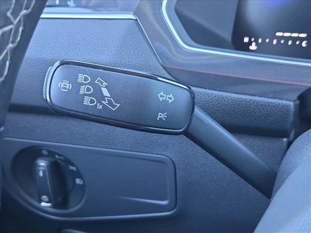 Used 2024 Volkswagen Tiguan SE AWD/4WD image 16