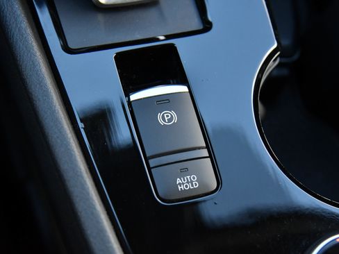 Used 2024 Nissan Rogue SV image 25