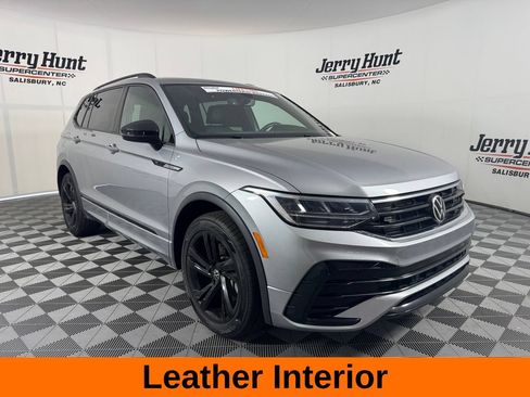 Used 2023 Volkswagen Tiguan SE R-Line FWD image 6