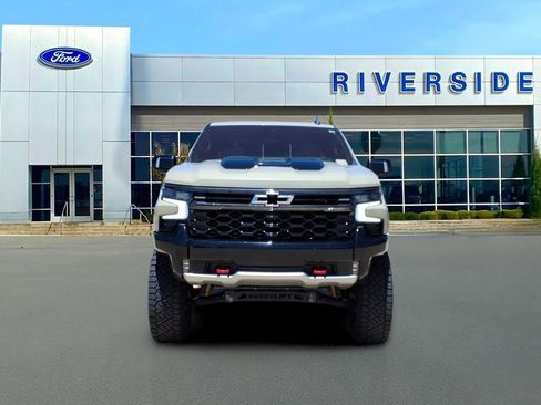 Used 2022 Chevrolet Silverado 1500 ZR2 w/ Technology Package AWD/4WD image 2