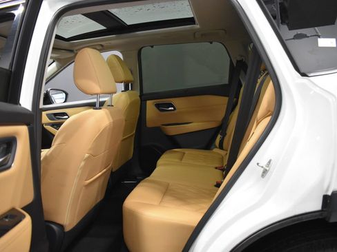 Certified 2023 Nissan Rogue Platinum AWD/4WD image 32
