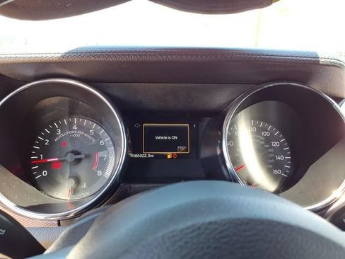 Used 2017 Ford Mustang Coupe RWD image 12
