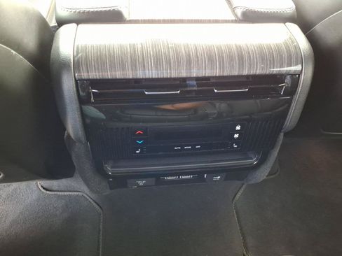 Used 2022 Jeep Wagoneer Series III AWD/4WD image 8
