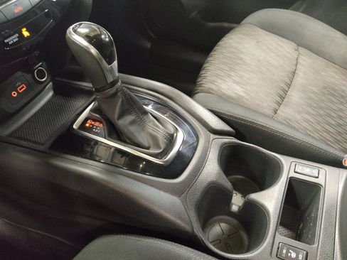 Used 2019 Nissan Rogue SV AWD/4WD image 26