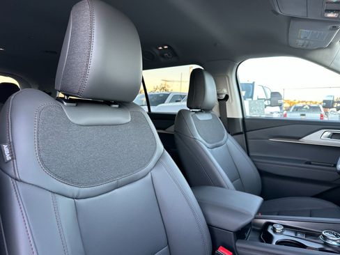 New 2026 Ford Explorer Active w/ Active Comfort Package image 19