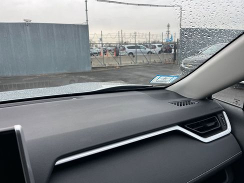 Used 2025 Toyota RAV4 LE image 34