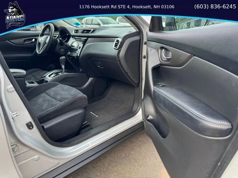 Used 2014 Nissan Rogue SV image 11