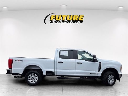 Certified 2024 Ford F250 XLT image 3