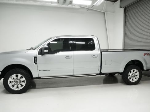 Used 2021 Ford F350 Platinum image 5