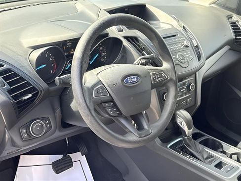 Used 2018 Ford Escape SE image 2
