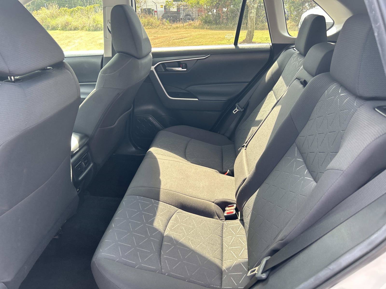 Used 2021 Toyota RAV4 XLE AWD/4WD image 25